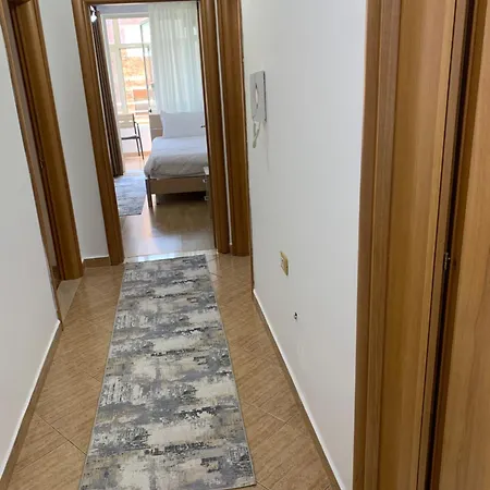 Comfort Apartment Tirana Center - Apartment With Balcony 公寓