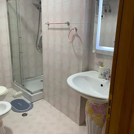Comfort Apartment Tirana Center - Apartment With Balcony * 地拉那