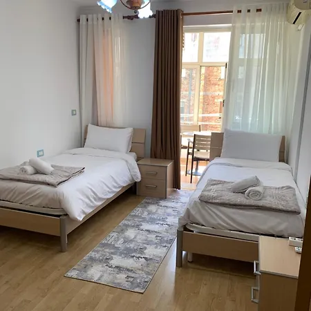 Comfort Apartment Tirana Center - Apartment With Balcony 公寓 地拉那