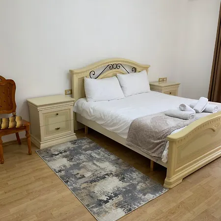 Comfort Apartment Tirana Center - Apartment With Balcony 地拉那