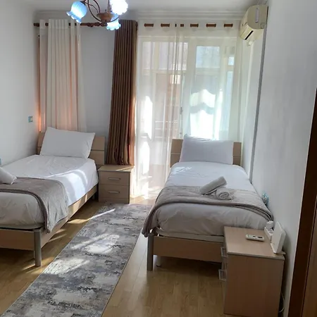 Comfort Apartment Tirana Center - Apartment With Balcony 公寓