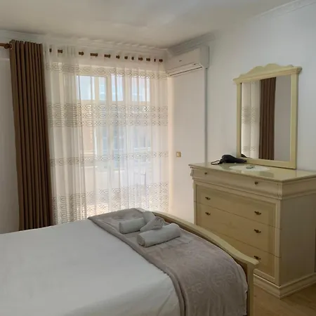 公寓 Comfort Apartment Tirana Center - Apartment With Balcony